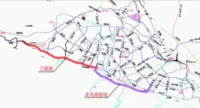 三峡路位于十堰市张湾区花果街办和车城街办境内,三峡路起点接西城