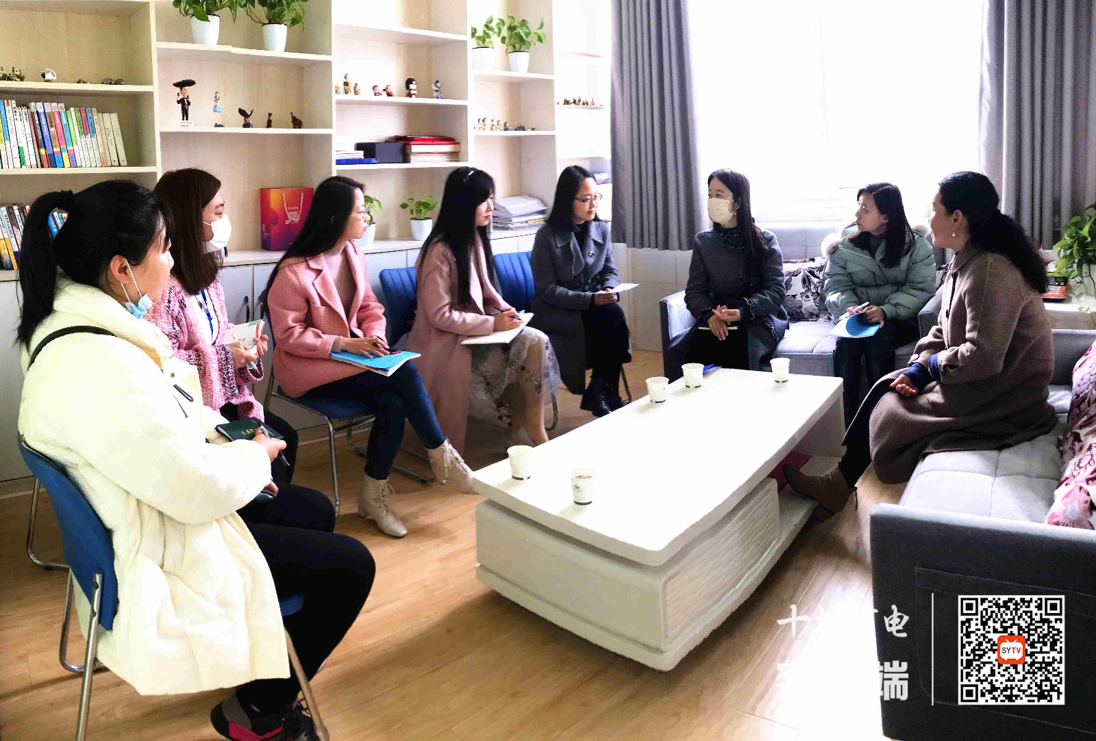 “柳小芳草地心理服务中心”志愿者专家团成立啦！_副本