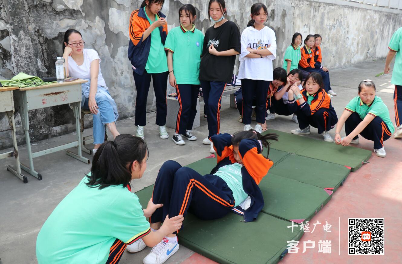 郧阳区实验中学:春季运动会盛大开幕