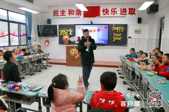 音乐老师和学生精彩互动