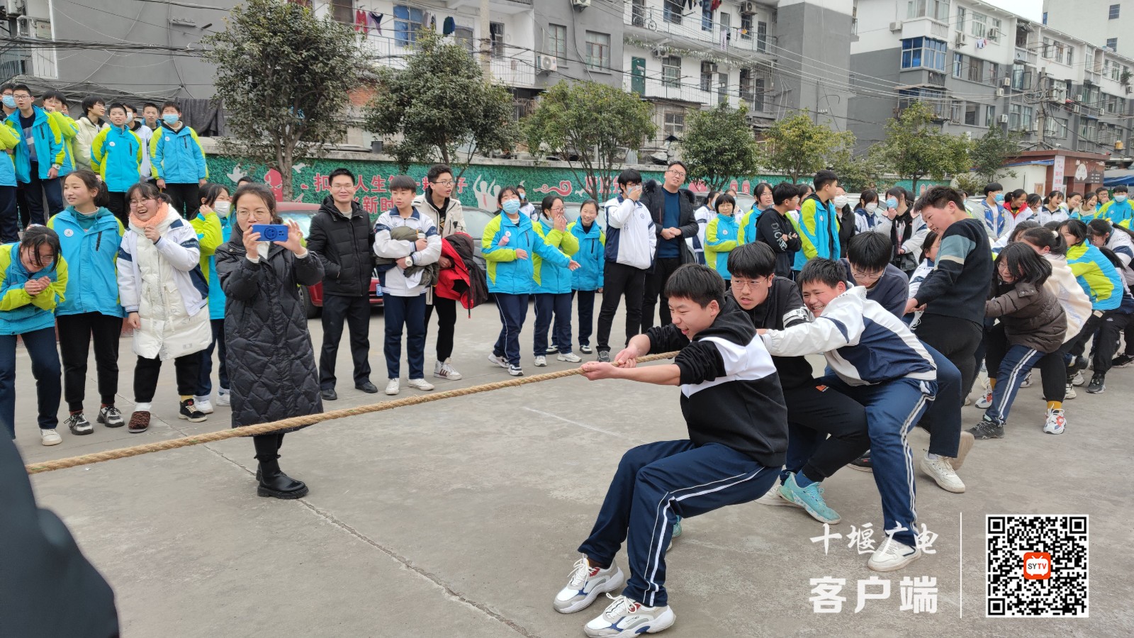 2021.12.31 十堰市东风铁路学校开展庆元旦活动 (11)