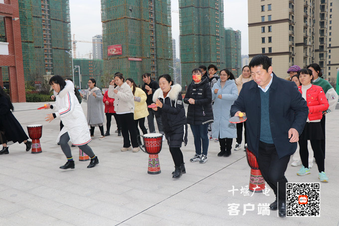 托乒乓球跑