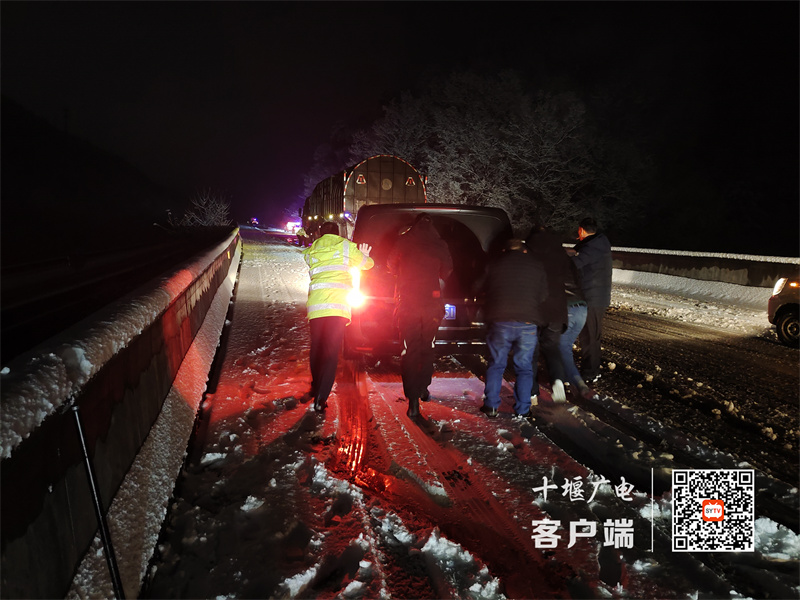3.帮助过往司乘长效高速离心机