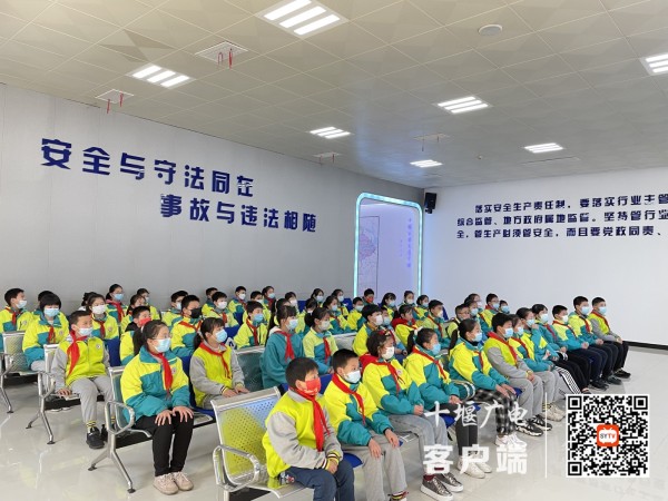 5e86eecb8bbb44aea791e83f5e0393c_副本