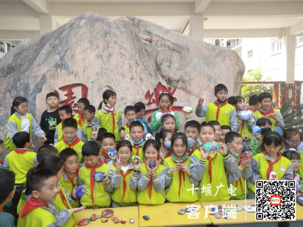 8eec9baafa2d5cc32d319c046222661_副本