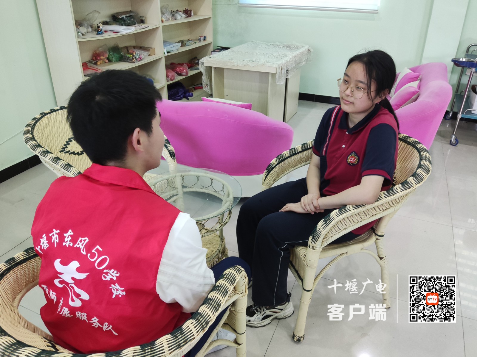 十堰市东风50学校：情系留守儿童 50学校教师在行动5