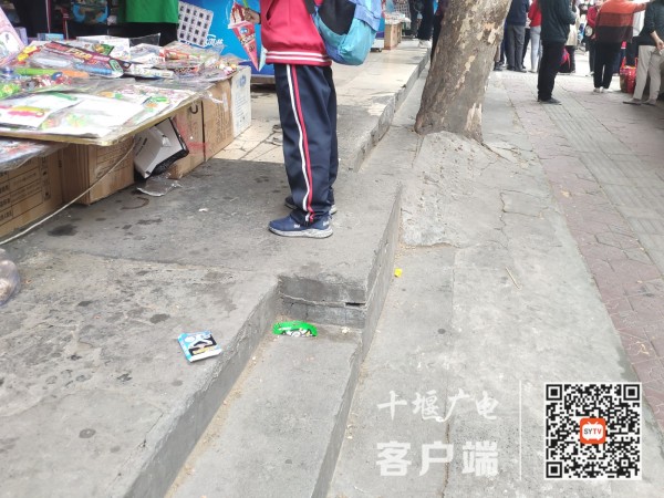 乱扔垃圾