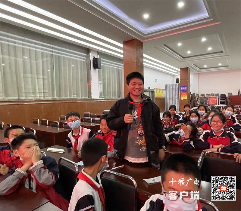西城开发区中心小学开展“培育阳光心理 护航健康成长”心理健康主题教育活动照片2_副本