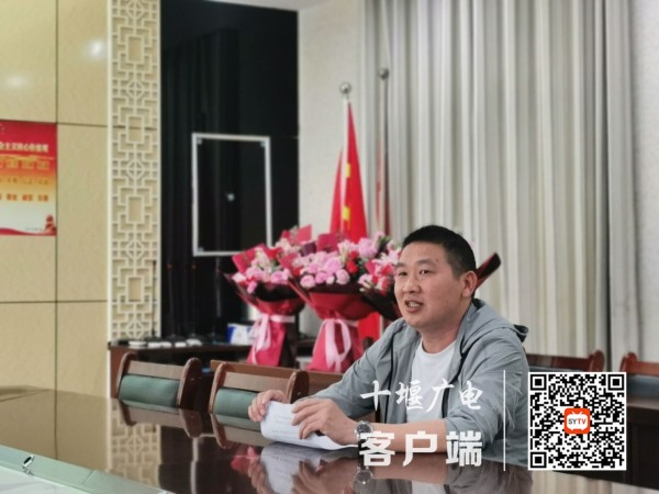 副书记陈万龙
