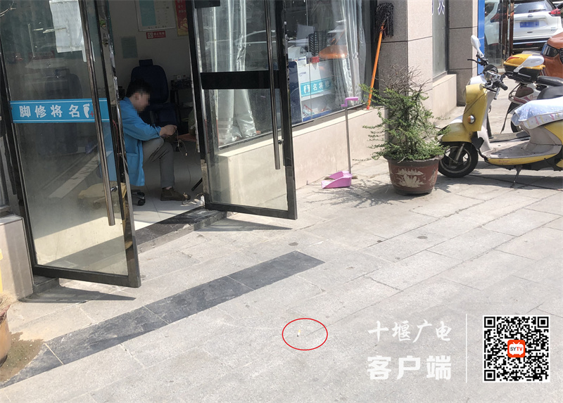 车城西路天顺凯旋附近存在乱扔烟头现象