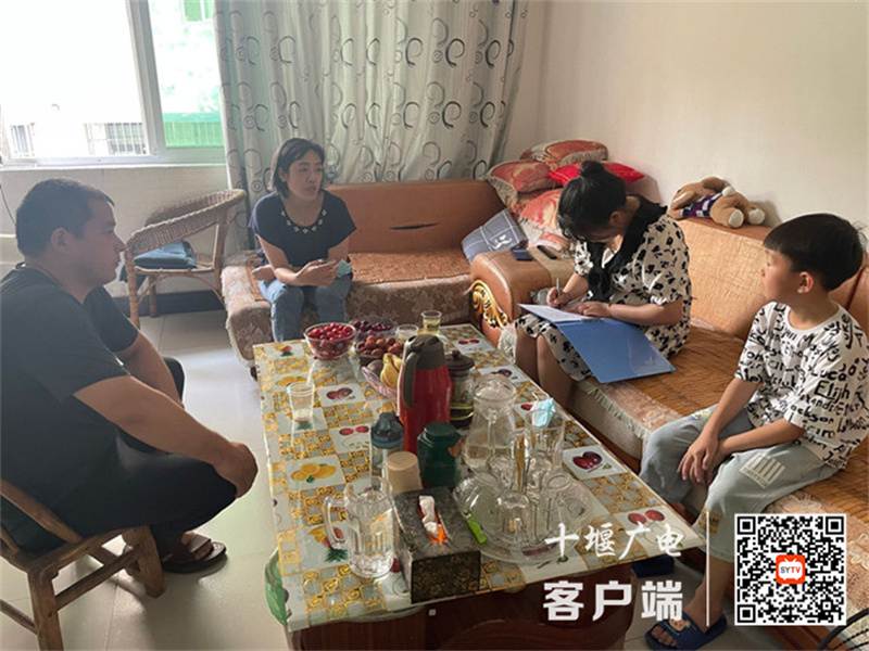 教师认真填写《学生情况等记录》