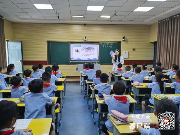 aa21a59feb6fabb2f8d370667ecc49c_副本