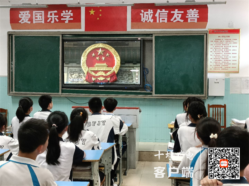 2022.6.17 十堰市东风铁路学校开展安全生产月主题教育活动（主题团队会活动） (8)