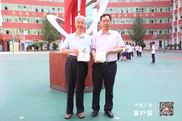 00519458f6d699a7567c1268d07cac1_副本