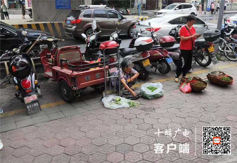 03.湖南路存在流动摊贩的不文明行为