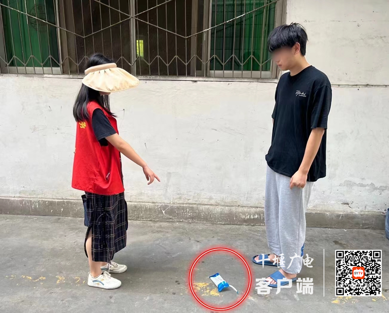 镜潭路存在乱扔垃圾的不文明行为