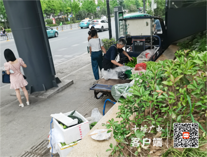 北京北路存在流动摊贩、占道经营的不文明行为