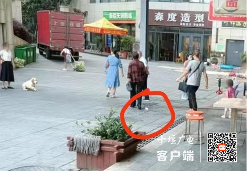 阳光栖谷小区存在乱扔垃圾的不文明行为