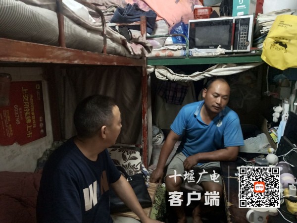 副校长徐辉波走访市十八中九年级学生