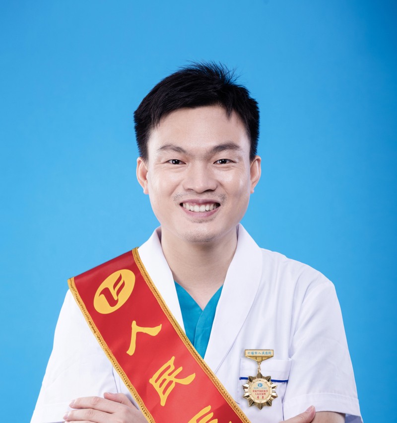 李勇