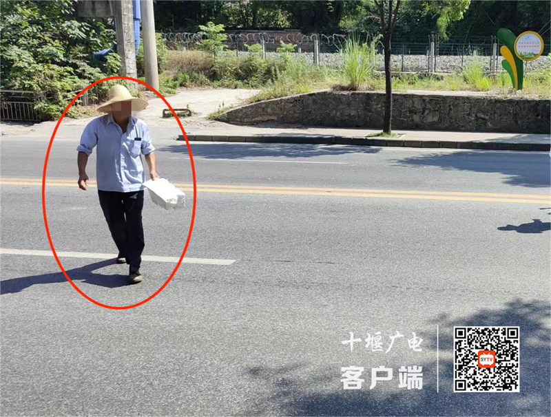 镜潭路存在横穿马路的不文明行为
