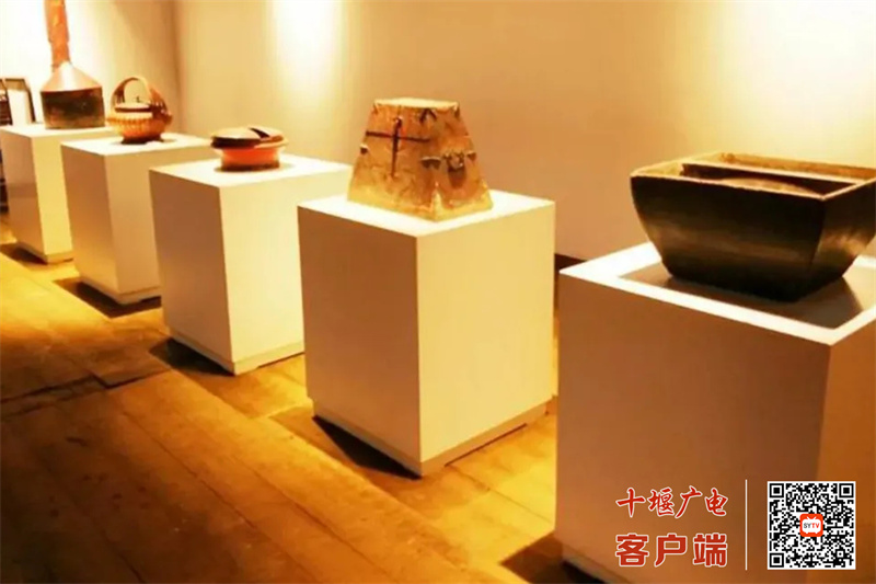 生漆博物馆将传统大漆“防腐防蛀”特性与廉洁文化“拒腐防变”理念结合起来，让人们在参观学习中潜移默化受教育。