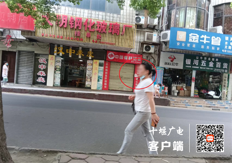 大岭路存在不规范佩戴口罩不文明行为