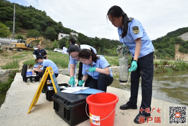 开展生态环境执法大比武（孙建云拍）