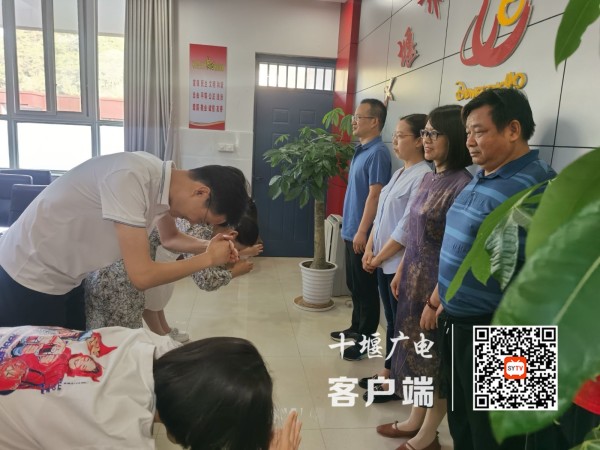 40学校师徒结对报道图片 (4)