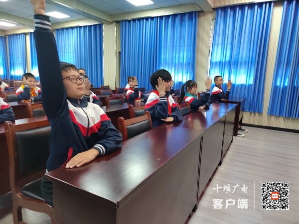 de1710d3ce89c51548ff5d1b2e4a869_副本