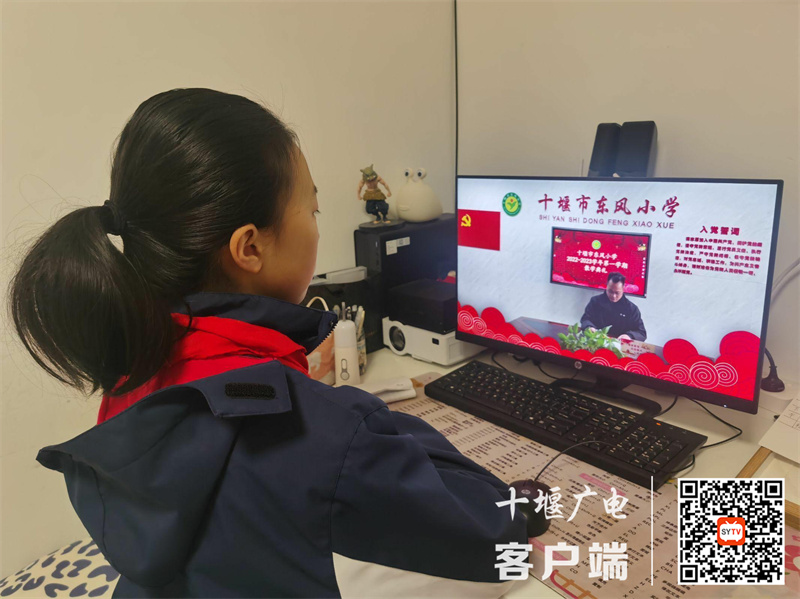 学生参加散学典礼1_精灵看图
