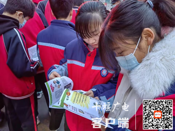 市四中学生了解学习禁毒知识