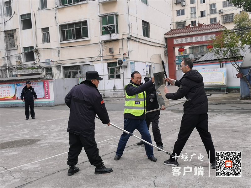 警校防暴联演  提升安防能力3