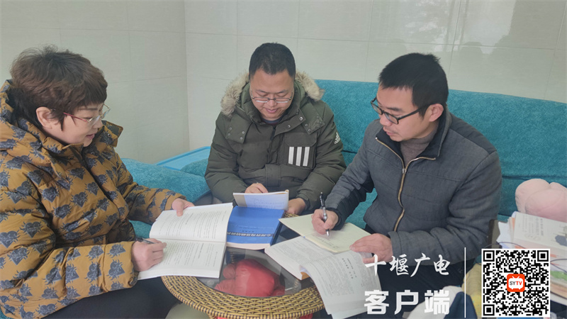十堰市东风铁路学校心理健康教研组开展活动 (1)