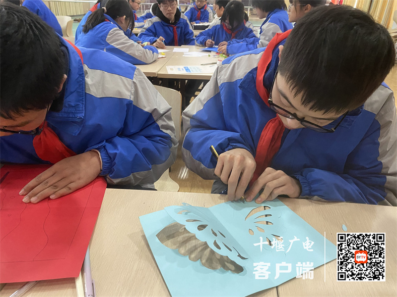 张湾区第十六中学手工创意课2