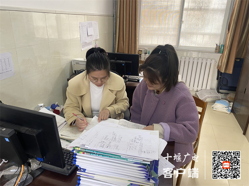 2023.3.1 十堰市东风铁路学校召开家长学校 (5)