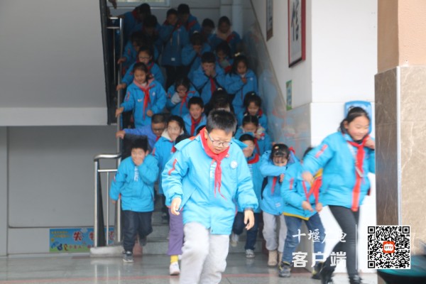 2023年2月23日，十堰市东风48小学开展消防应急疏散演练活动 (2)_副本