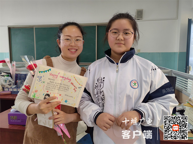 2023.3.8 十堰市东风铁路学校开展三八妇女节主题教育活动 (5)
