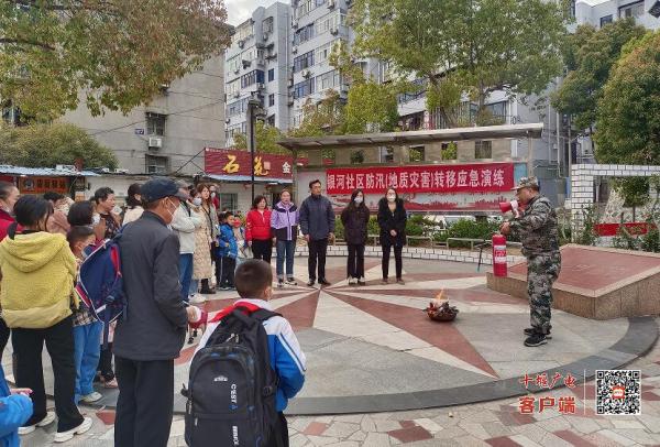 习近平同俄罗斯总统普京举行会谈