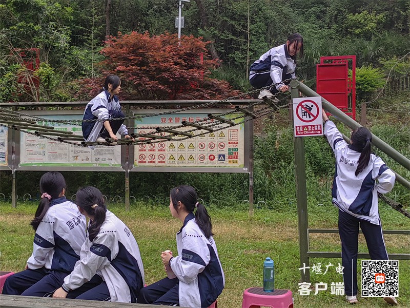 2023.4.17-19 十堰市东风铁路学校在经开区校外实践中心参加实践活动 (1)