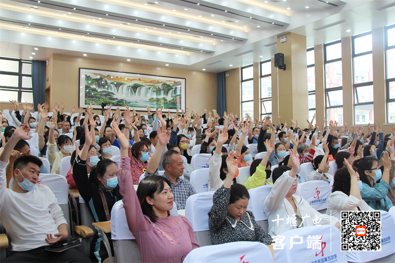 东风五中举办家庭教育骨干先行启动仪式3
