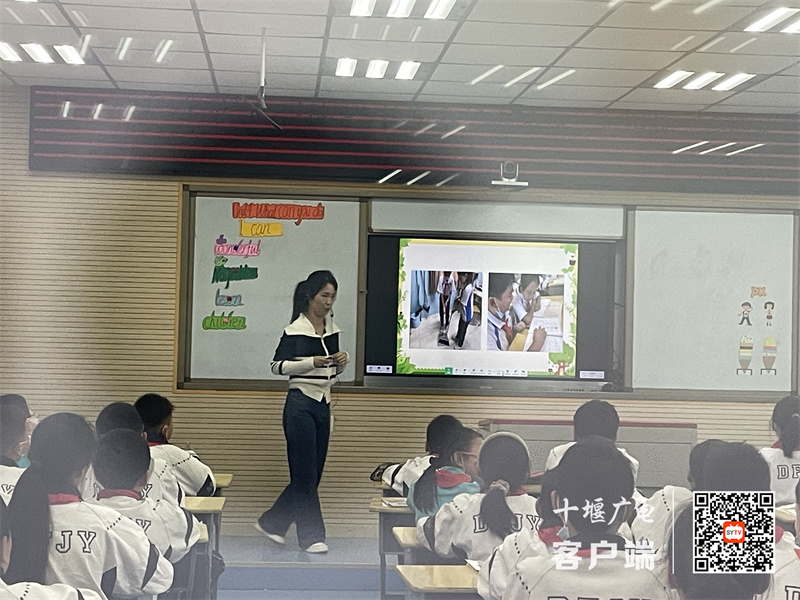 十堰市东风铁路学校承办市教科院课题中期研讨活动 (1)
