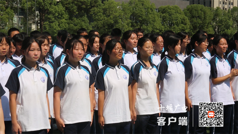 万主任女儿_副本