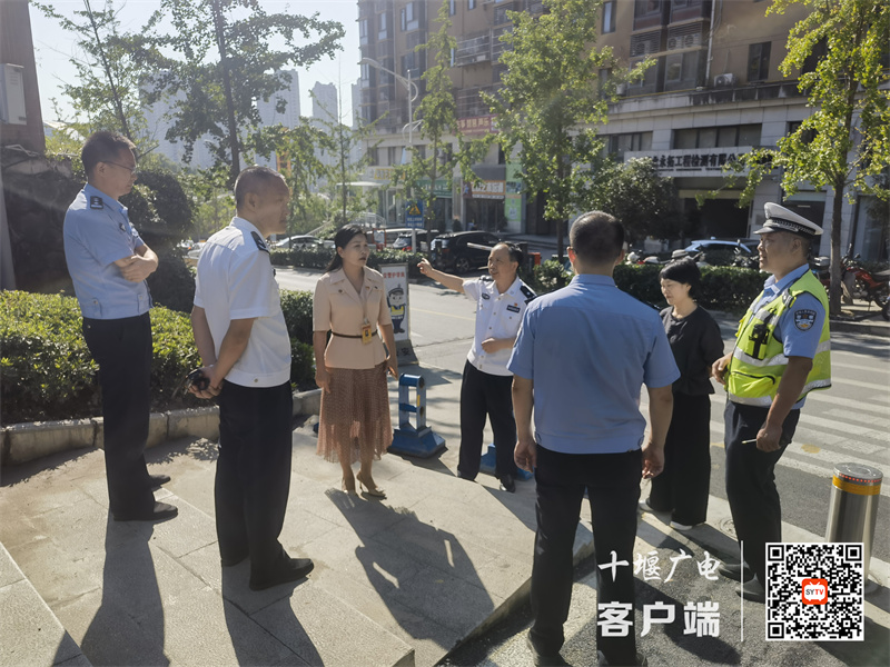 查看周边环境