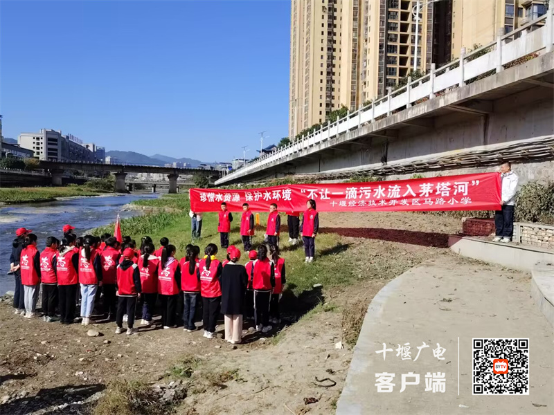小小宣讲员照片_副本