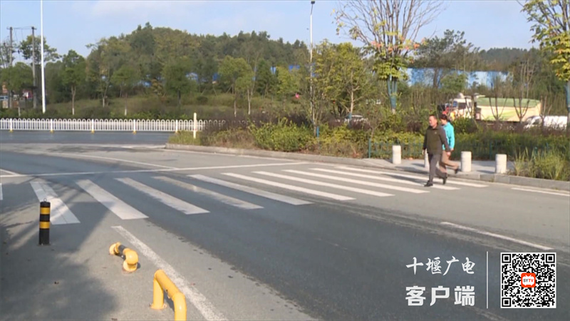 街道交管联手整治幸福路乱停乱放.mp4_20231109_174115626