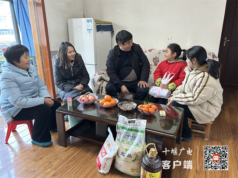 王锋书记_副本