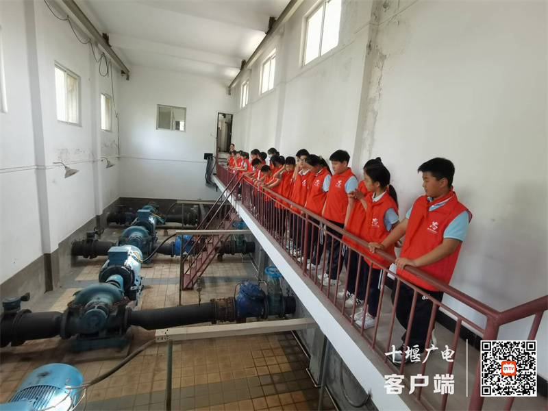 参观泵房_副本