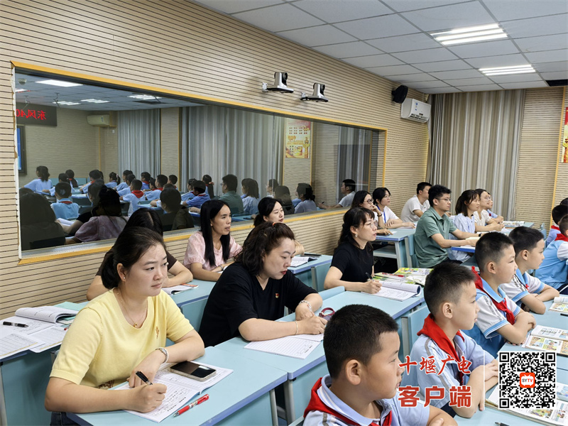 十堰市东风40学校2024年新教师见面课3.png