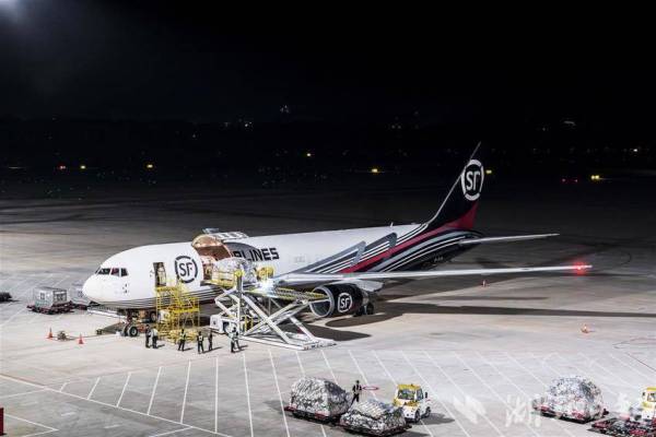 a13bd219-1b2b-483d-afff-17b9e70ed8cc